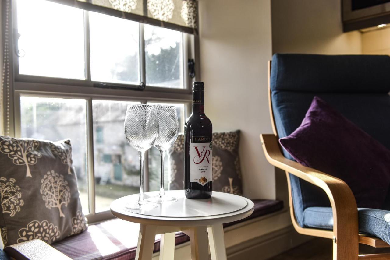 Church Farm Holiday Cottages - Pinster Cottage アッシュボーン エクステリア 写真
