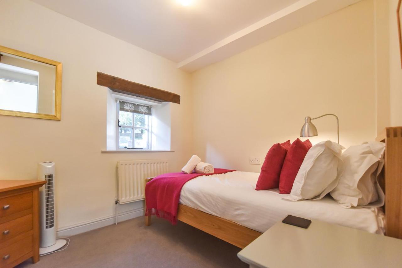 Church Farm Holiday Cottages - Pinster Cottage アッシュボーン エクステリア 写真
